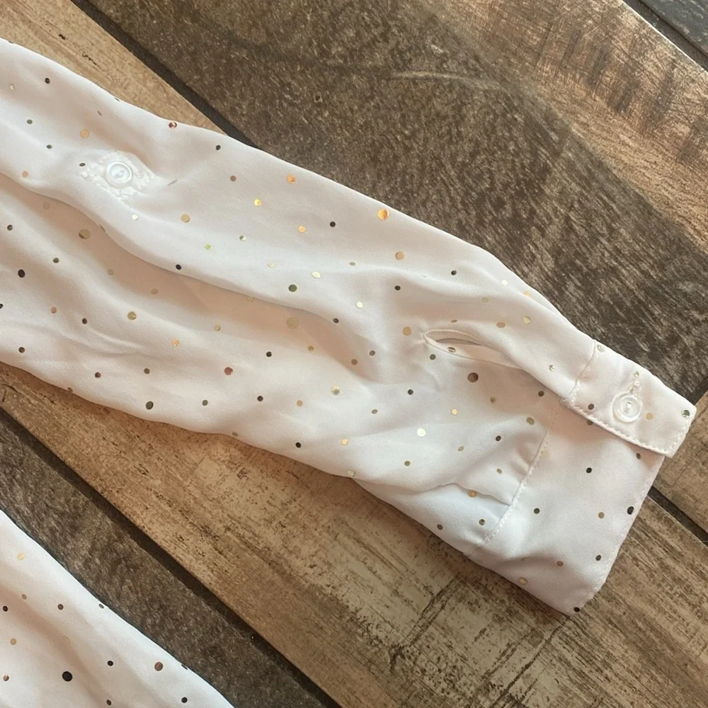 Coral Bay White Blouse with Gold polkadot blouse 🆕 - Picture 7 of 11
